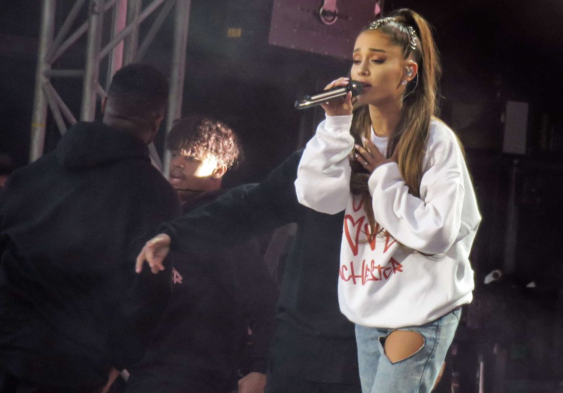 Chanson Ariana Grande Don't Look Up Ariana Grande - One Love Manchester : les photos du concert-évènement