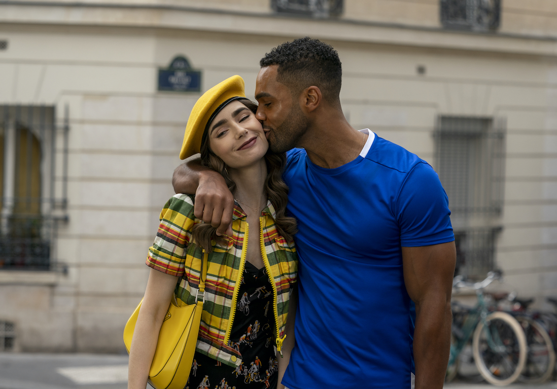Emily In Paris Streaming Saison 2 Emily in Paris : cette erreur dans la saison 2 a beaucoup fait rire les  internautes - Elle