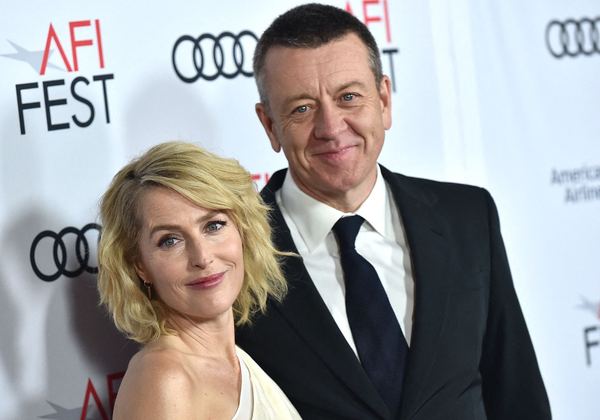 The Crown saison 4 : cet accord que Gillian Anderson et son compagnon Peter Morgan ont passé ...