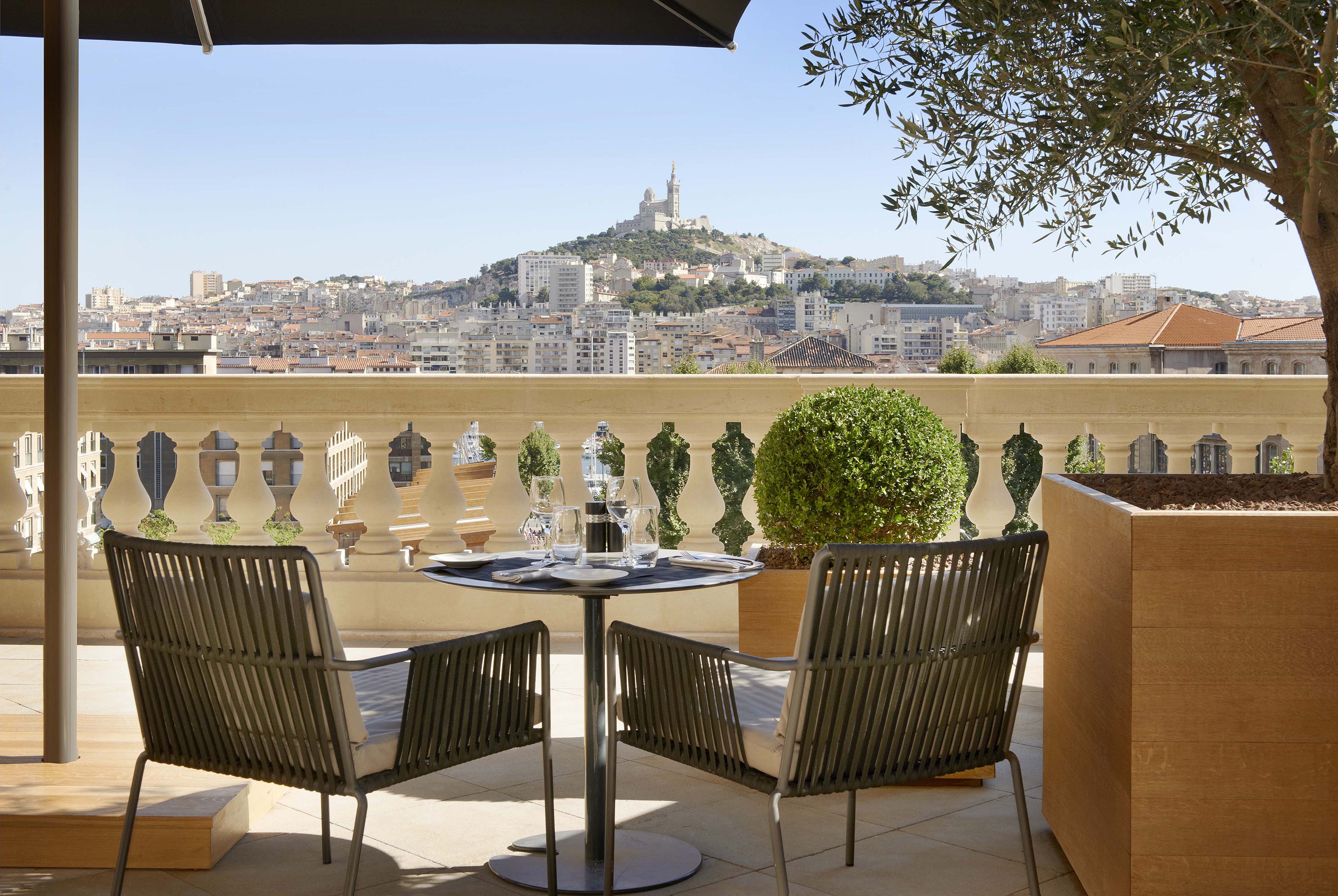 La terrasse de rêve de L'InterContinental Marseille ...