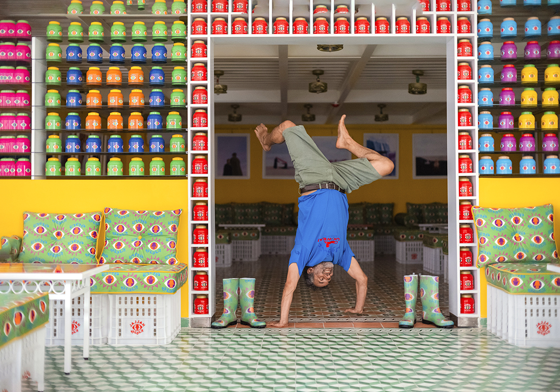 Art : Hassan Hajjaj, l'artiste anglomarocain que les stars s'arrachent - Vimarsana News