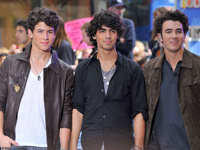 Le trio Jonas Brothers Les looks des stars qui font craquer les ados