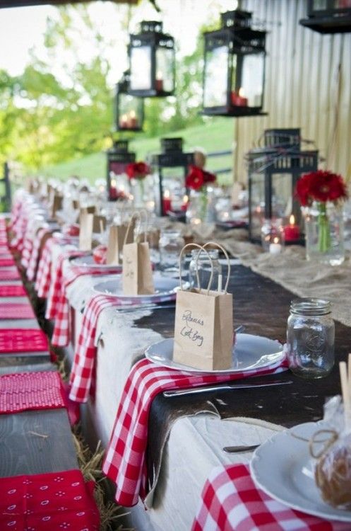 table mariage rouge et blanc