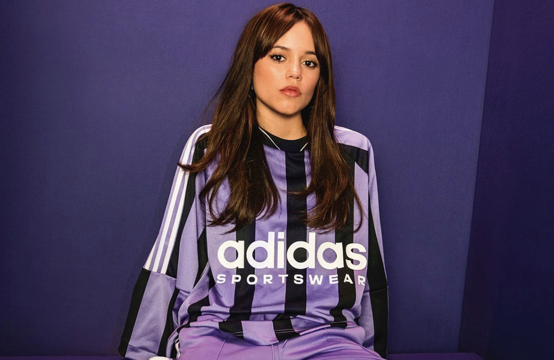 Jenna Ortega : la de « Mercredi » du nouveau label adidas Sportswear - Elle