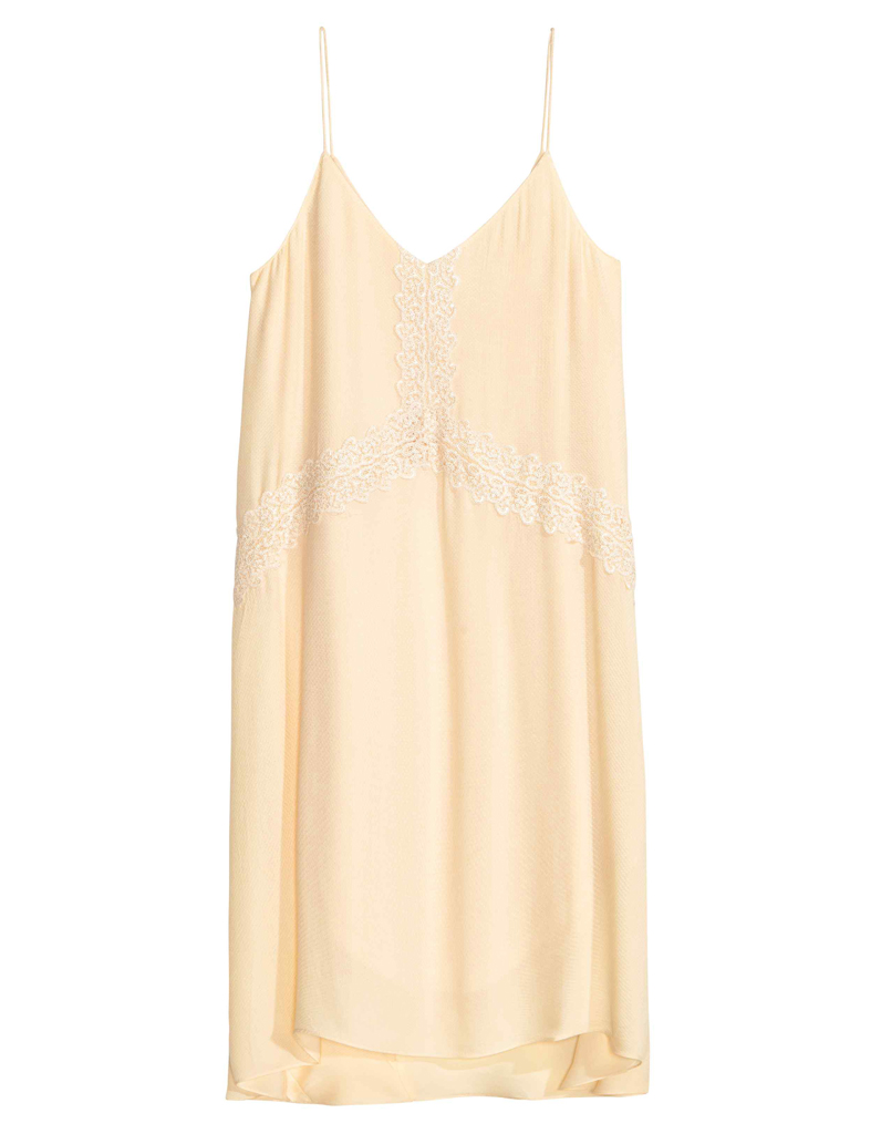 Slip dress beige H&M C’est l’été on veut une slip dress ! Elle