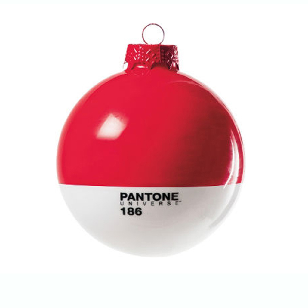 Une boule Pantone La déco de Noël illumine la maison Elle