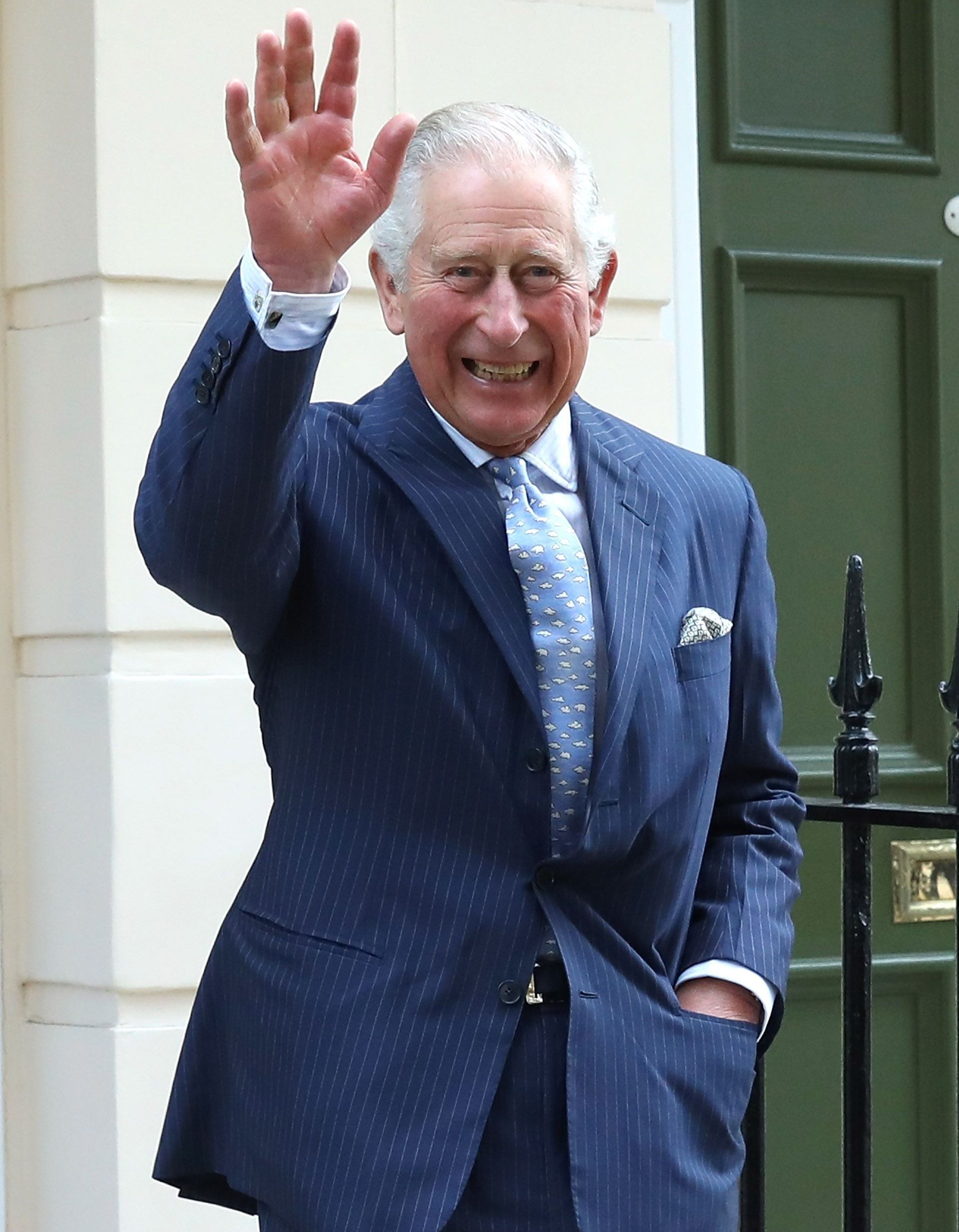 70 ans du prince Charles : découvrez son adorable photo avec le prince Louis - Elle