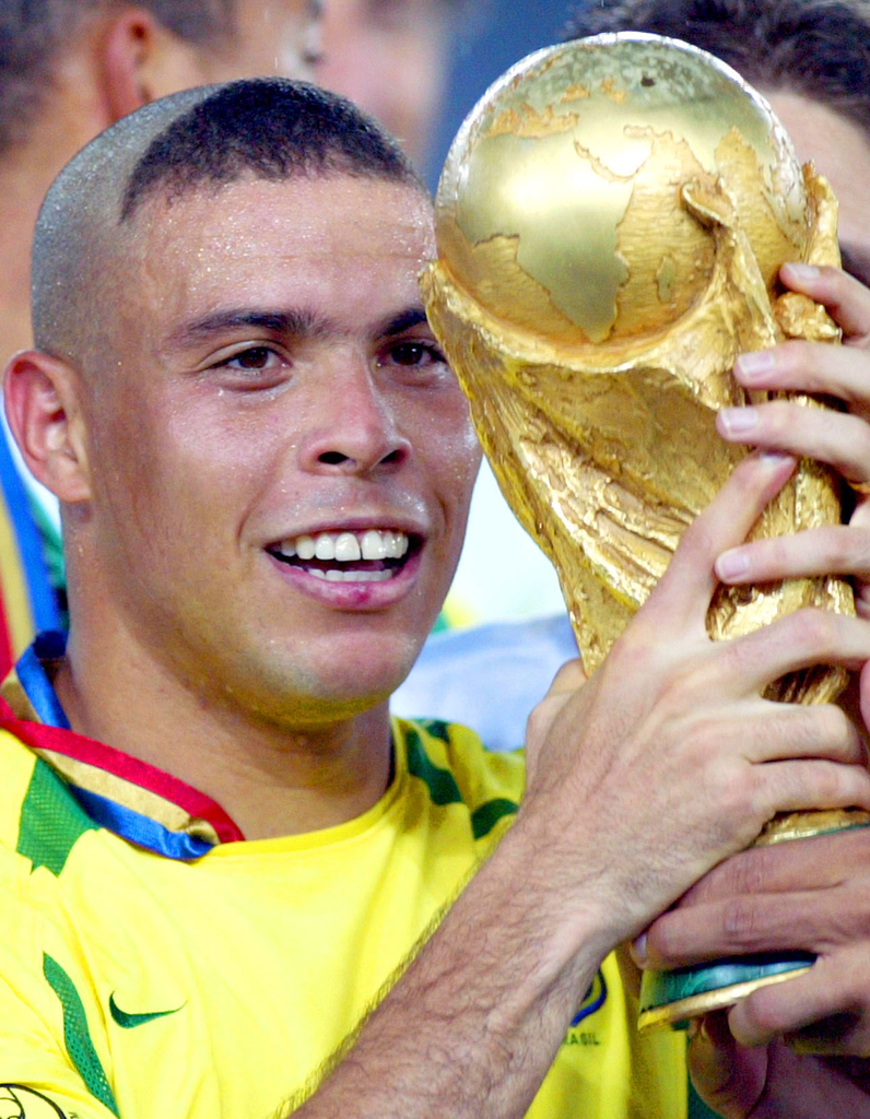 Ronaldo Qui va remporter la Coupe des coupes de cheveux de footballeurs Elle
