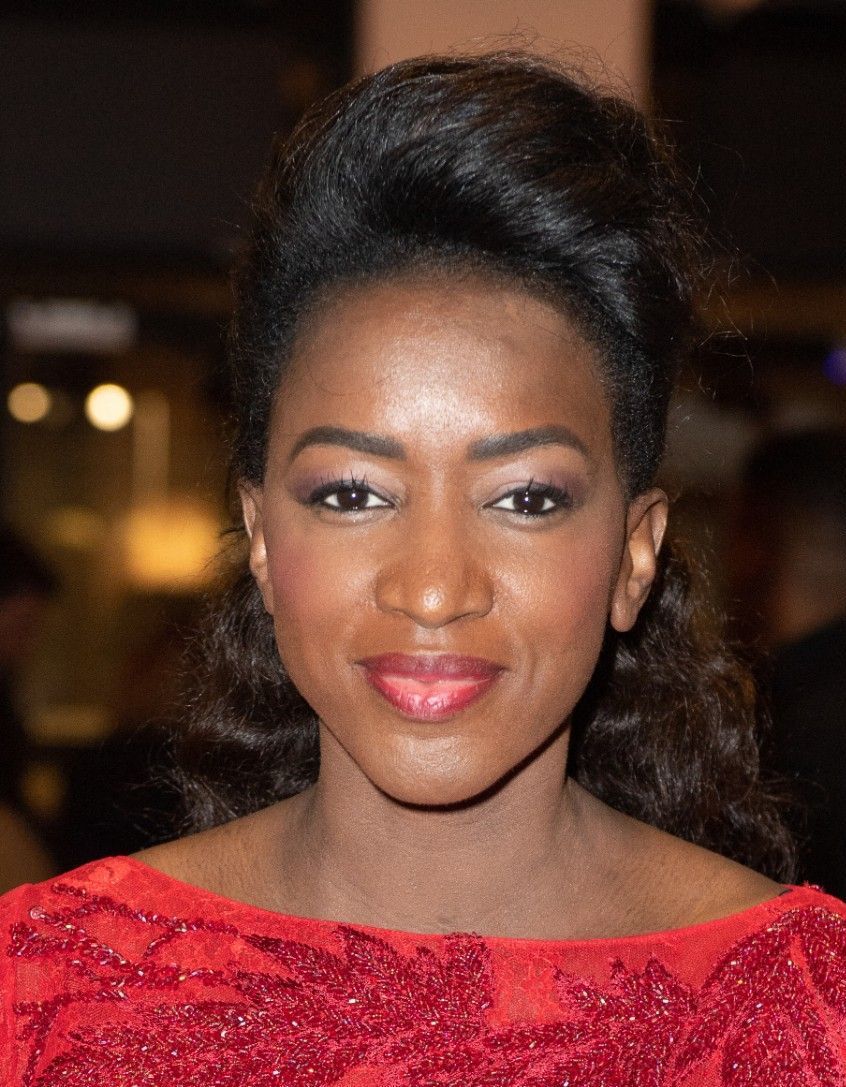 Hapsatou Sy Clashe Violemment Nicolas Bedos Apres Ses Propos Sur Le Coronavirus Et Le Port Du Masque Elle