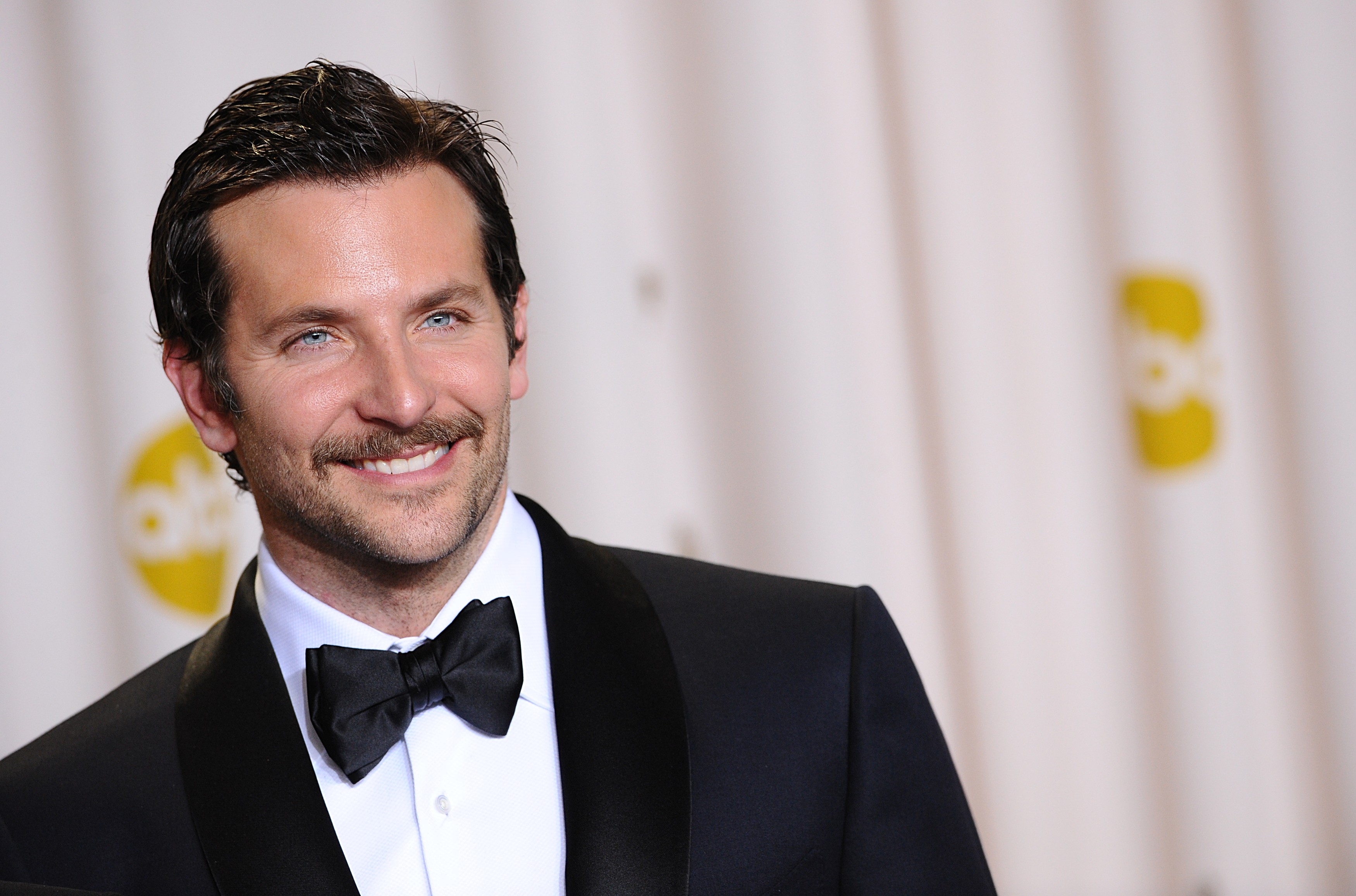 La moustache de Bradley Cooper Hommes célèbres à moustache qui sont les plus beaux