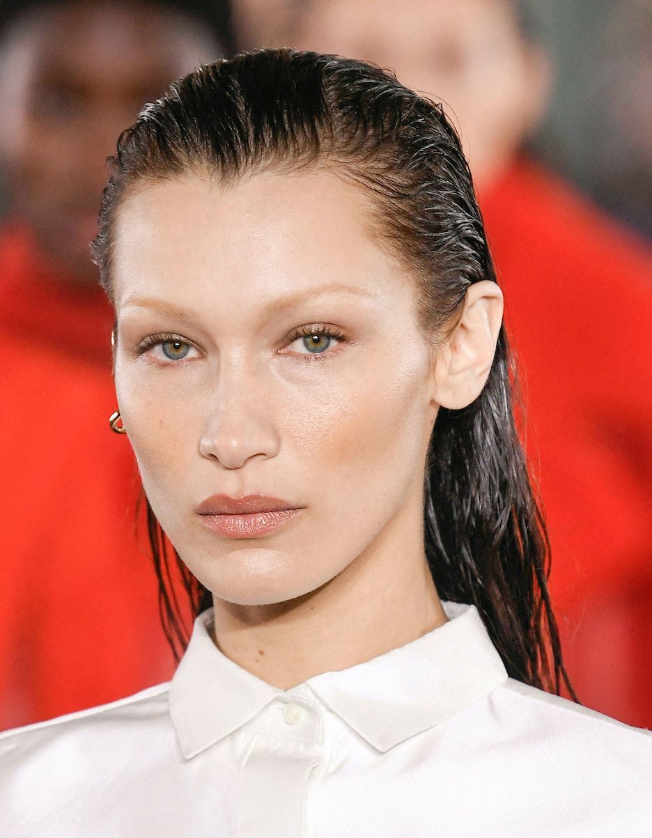 “I was the ugly sister”: Bella Hadid confides in her teenage complexes