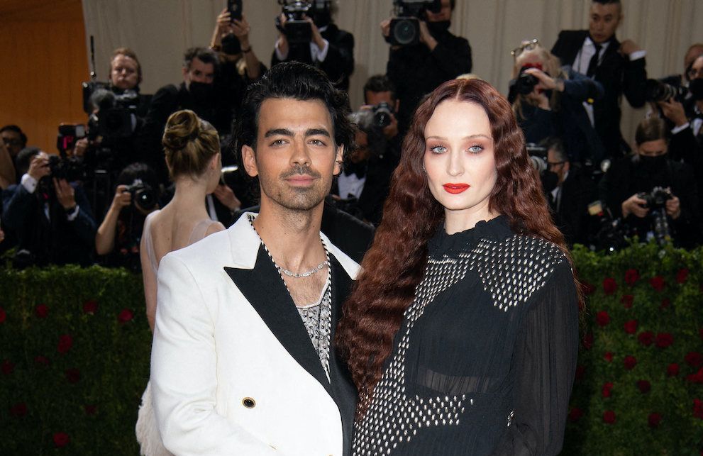 Haute Couture Fall 2021 Street Style: Sophie Turner and Joe Jonas - STYLE  DU MONDE