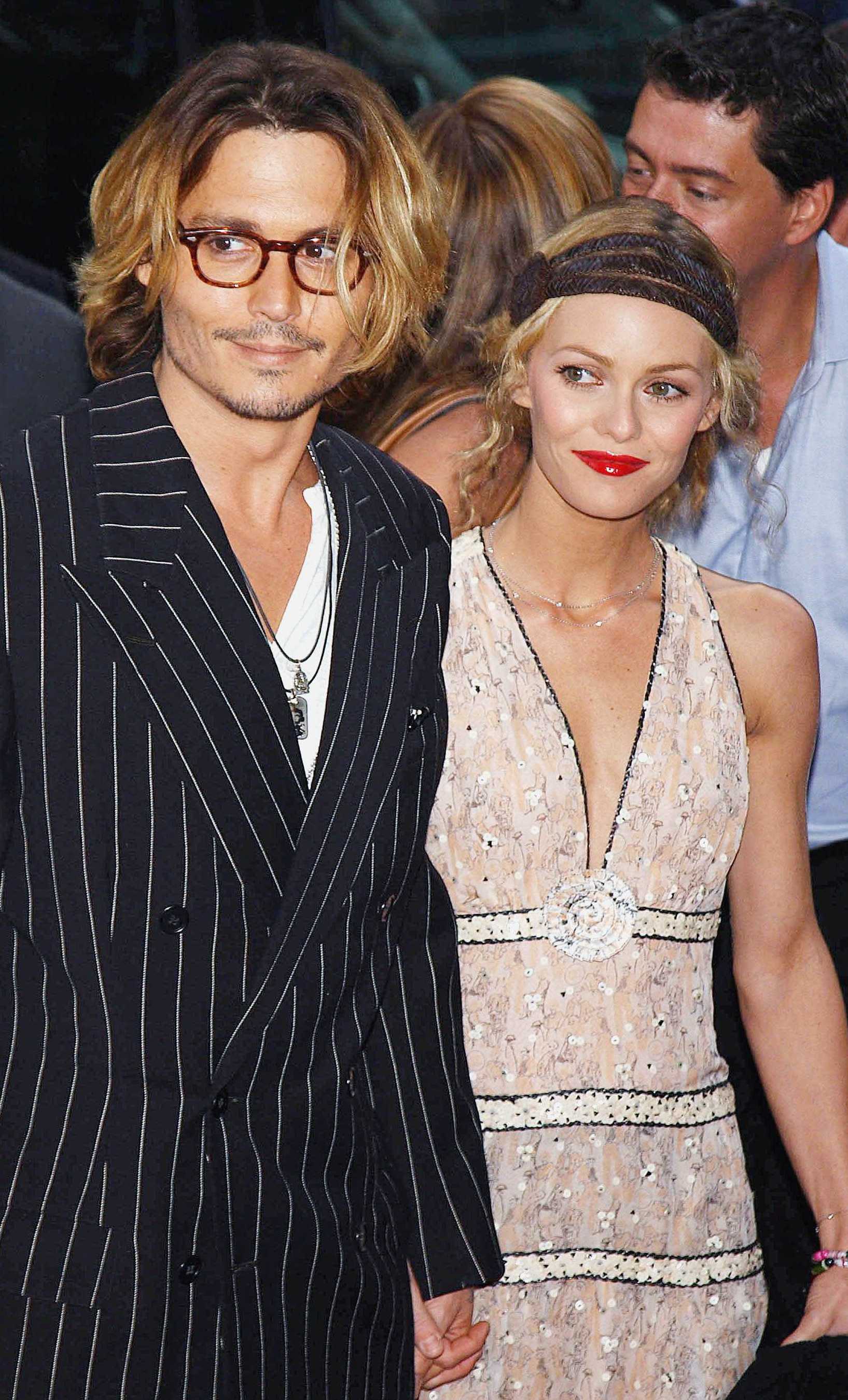 Johnny Depp et Vanessa Paradis années folles - Johnny Depp divorce : retour sur ses ...1635 x 2699