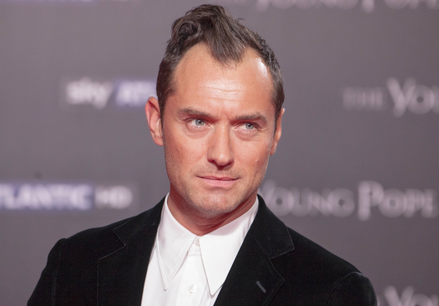 Jude-Law-son-evolution-annee-apres-annee-cheveux-apres-cheveux.jpg