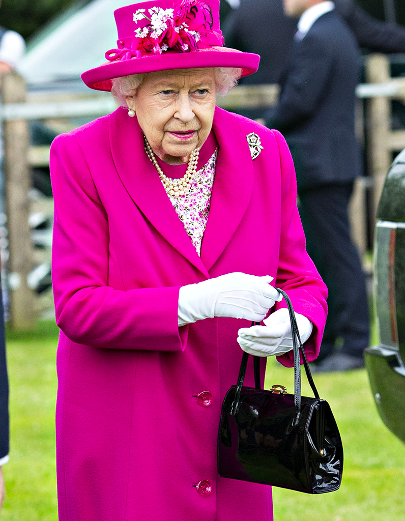 La Reine D Angleterre Est Elle Prete A Abdiquer En Faveur Du Prince Charles Elle