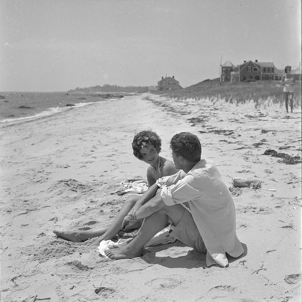 Jackie Et John Fitzgerald Kennedy Hyannis Port Massachusetts 1953