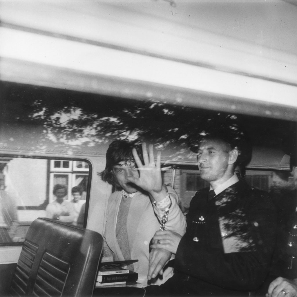 arrete par la police en possession de drogue juin 1967 mick jagger ses plus belles photos vintage elle