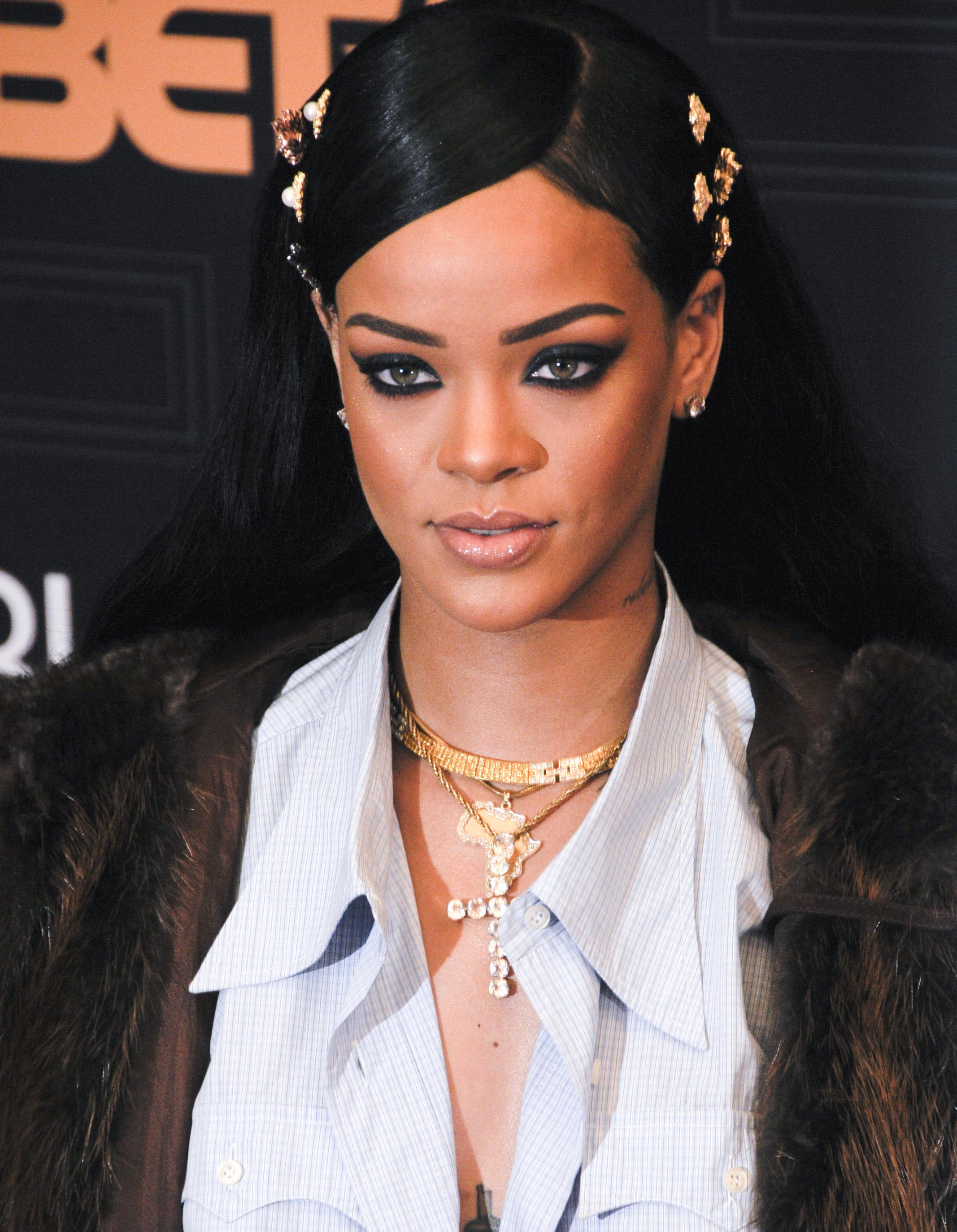 Rihanna Elle Aide Un Fan à Faire Son Coming Out Elle