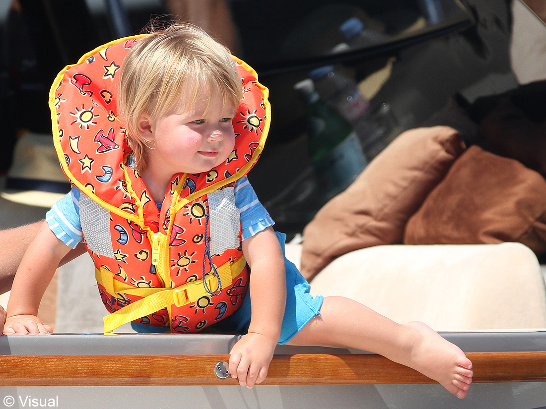 Un Mignon Petit Garcon Attendu Par Ses Parents Depuis Tres Longtemps Stars A Qui Est Cet Enfant Elle