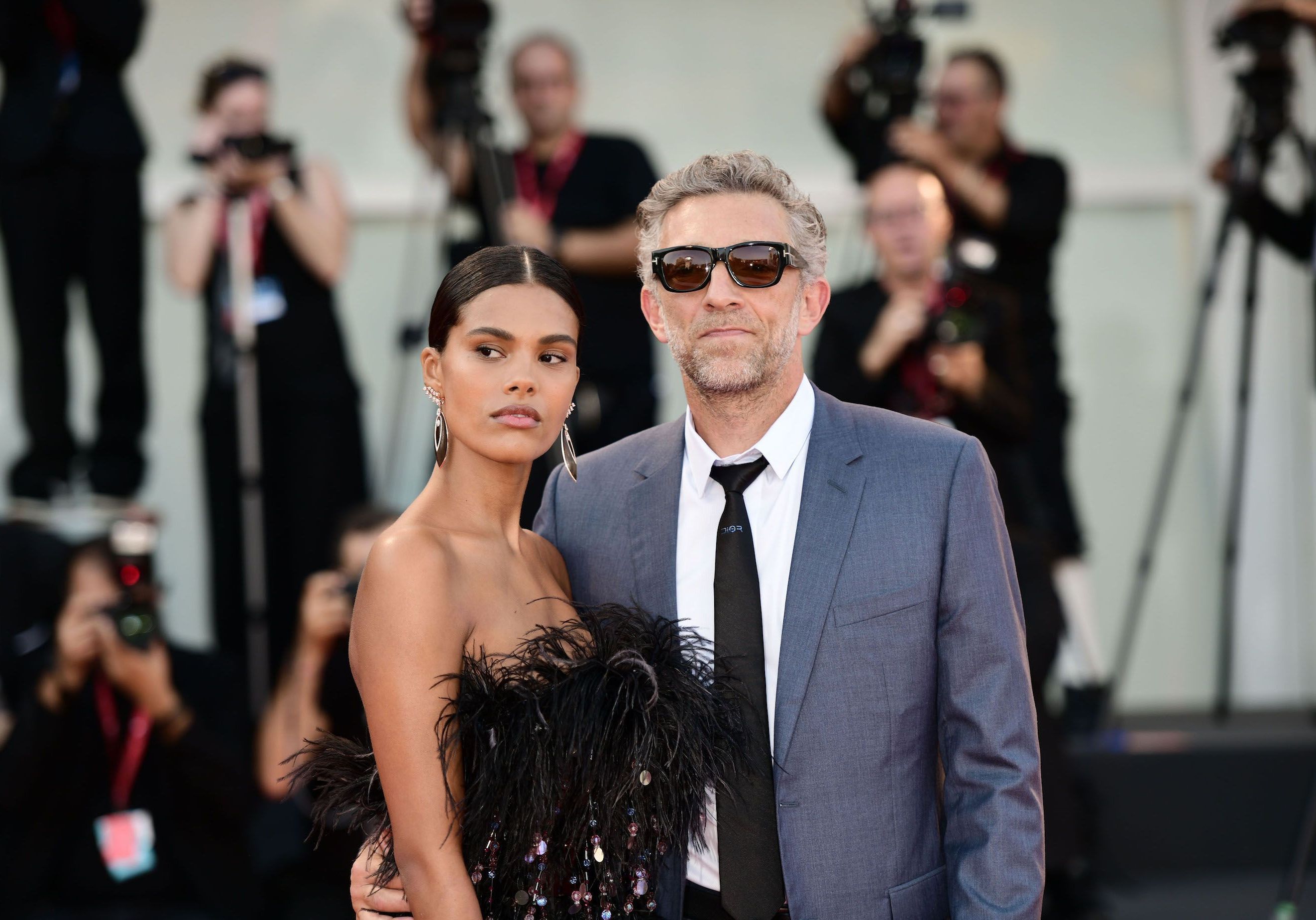 Vincent Cassel Et Tina Kunakey Couple Glamour La Mostra De Venise Elle