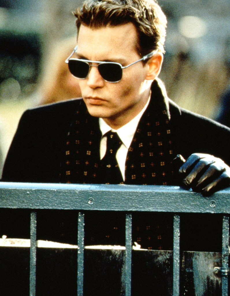 Film Intrusion Avec Johnny Depp En 1999, il donne la réplique à Charlize Theron dans « Intrusion