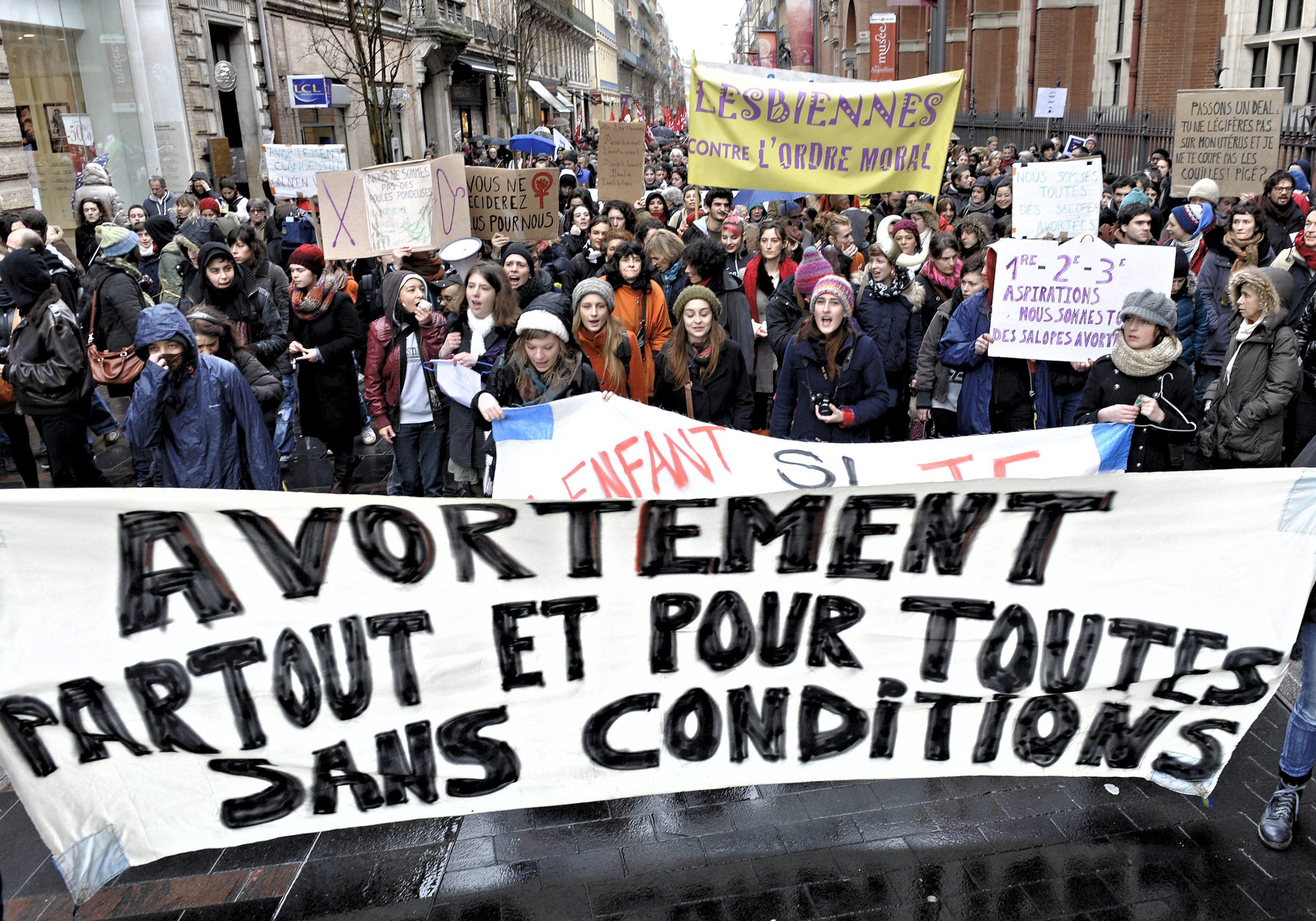 Pourquoi L Avortement N Est Pas Un Crime Avortement clandestin : 47 000 femmes meurent chaque année dans le