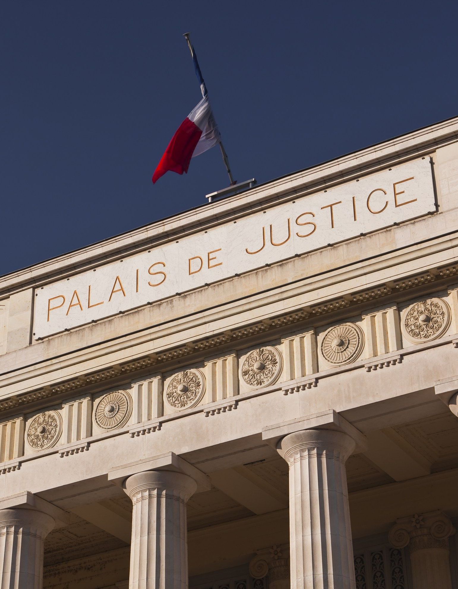 Filiation Entre Enfant Et Parent Trans La Balle Est Dans Le Camp Du Legislateur Elle