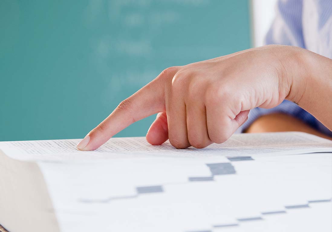Le pronom inclusif « iel » entre au « Robert » : les trois lettres ...