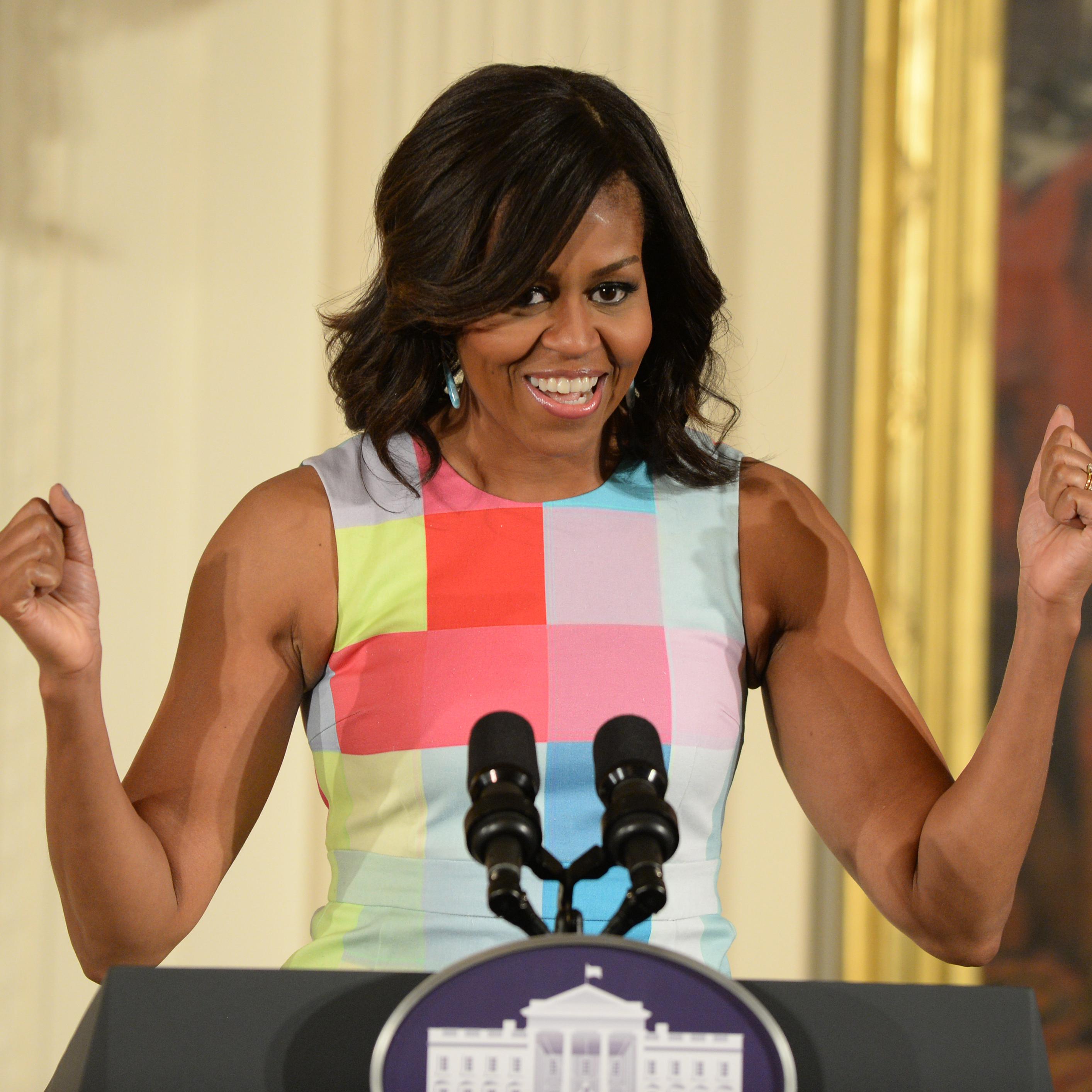 Michelle Obama : Elle Répond Au Défi #GimmeFive De Barack Obama Sur ...