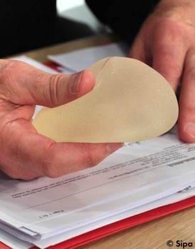 http://cdn-elle.ladmedia.fr/var/plain_site/storage/images/societe/news/protheses-pip-250-plaintes-deposees-en-grande-bretagne-1851046/20093094-1-fre-FR/Protheses-PIP-250-plaintes-deposees-en-Grande-Bretagne_mode_une.jpg