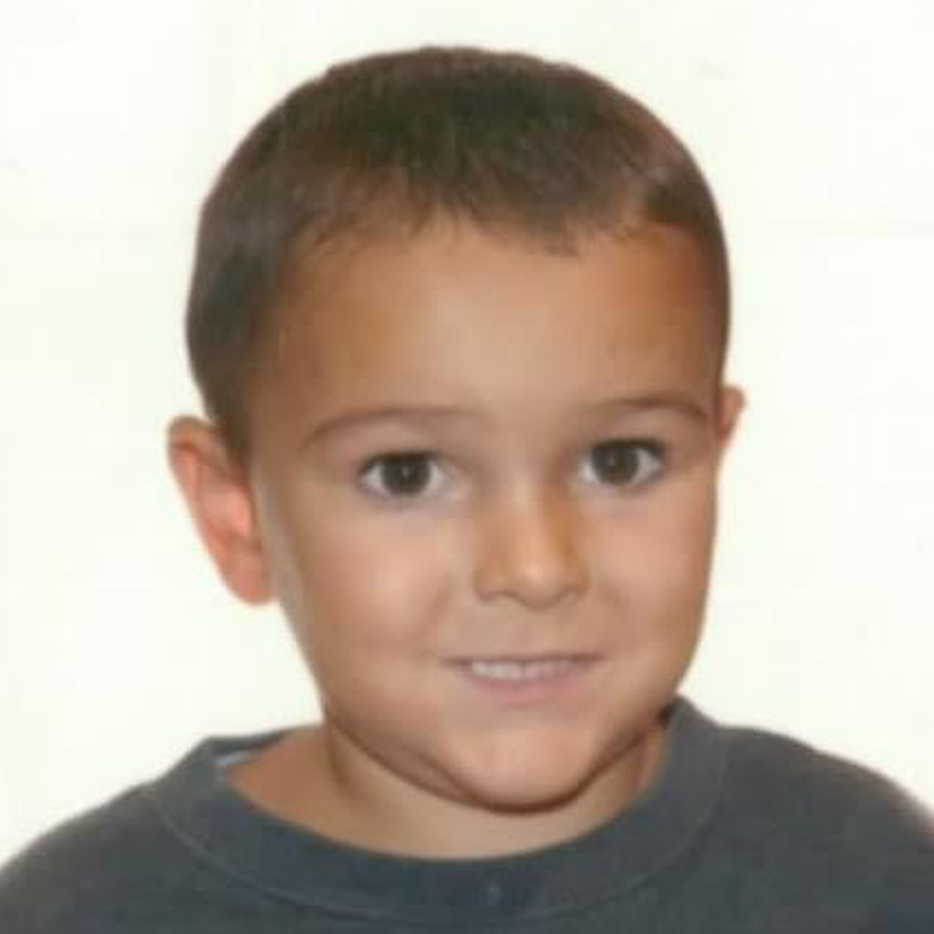 Un Enfant De 5 Ans Atteint D Une Tumeur Au Cerveau Activement Recherche En France Elle